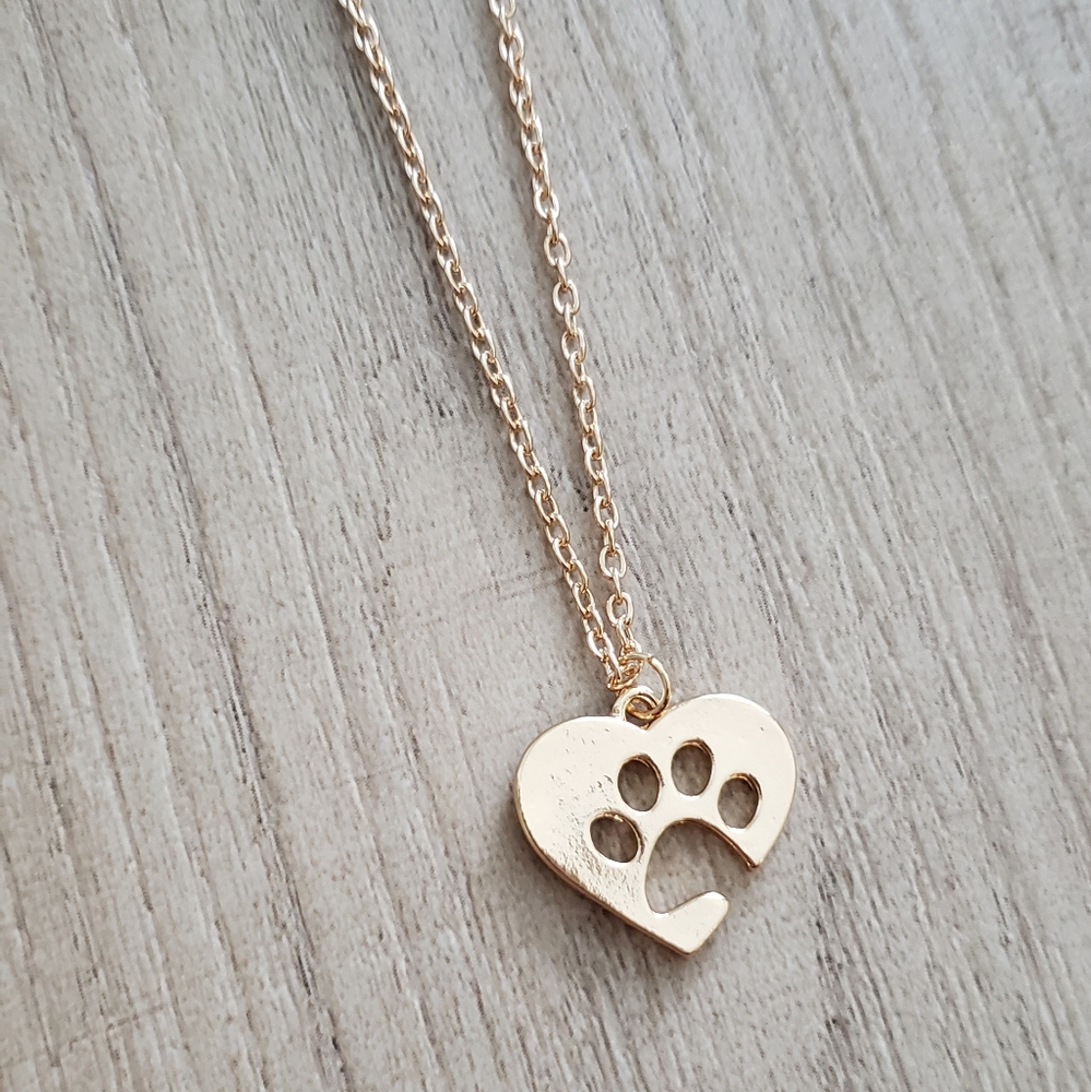 NWT Heart Paw Gold necklace